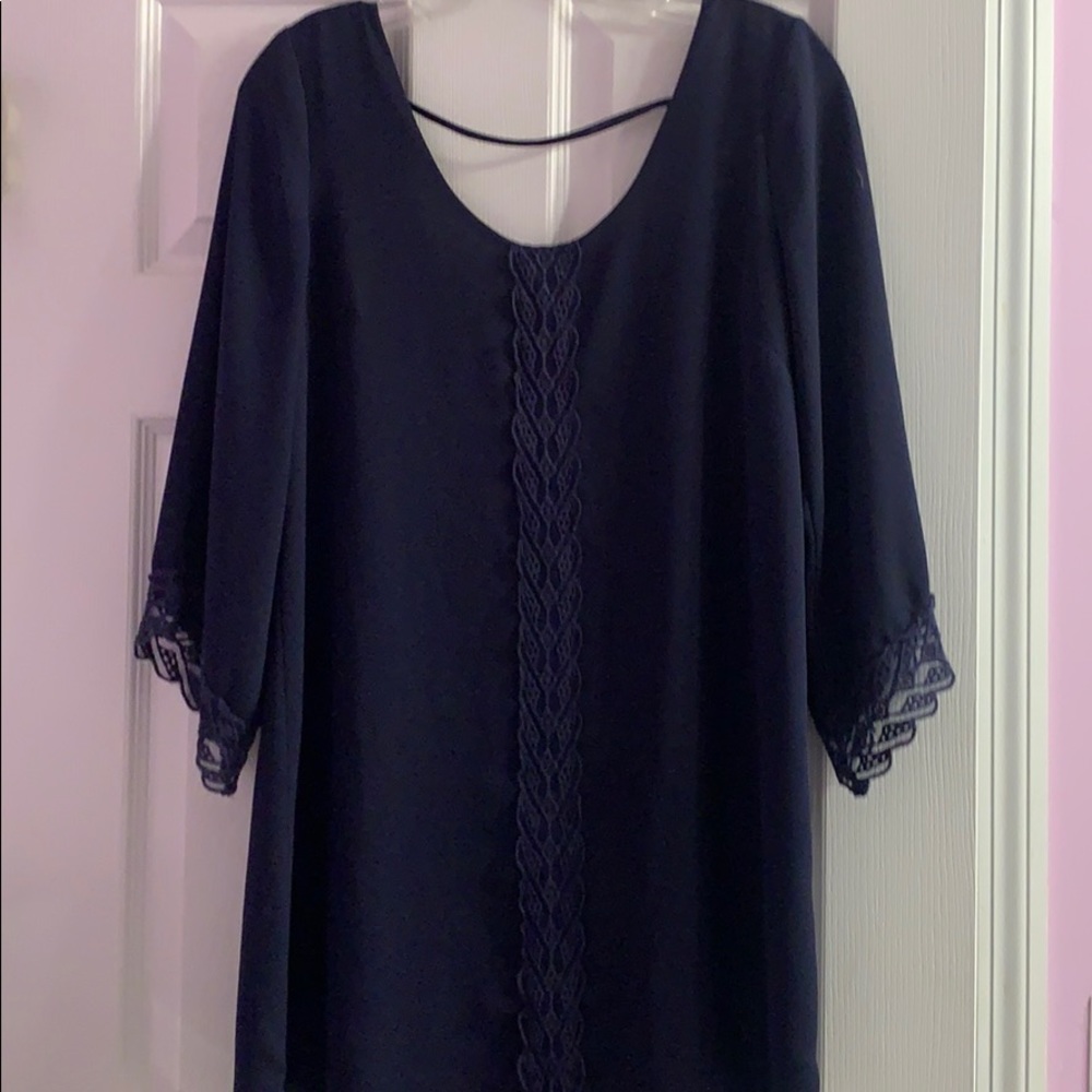 Blue dress with flare sleeves and lace